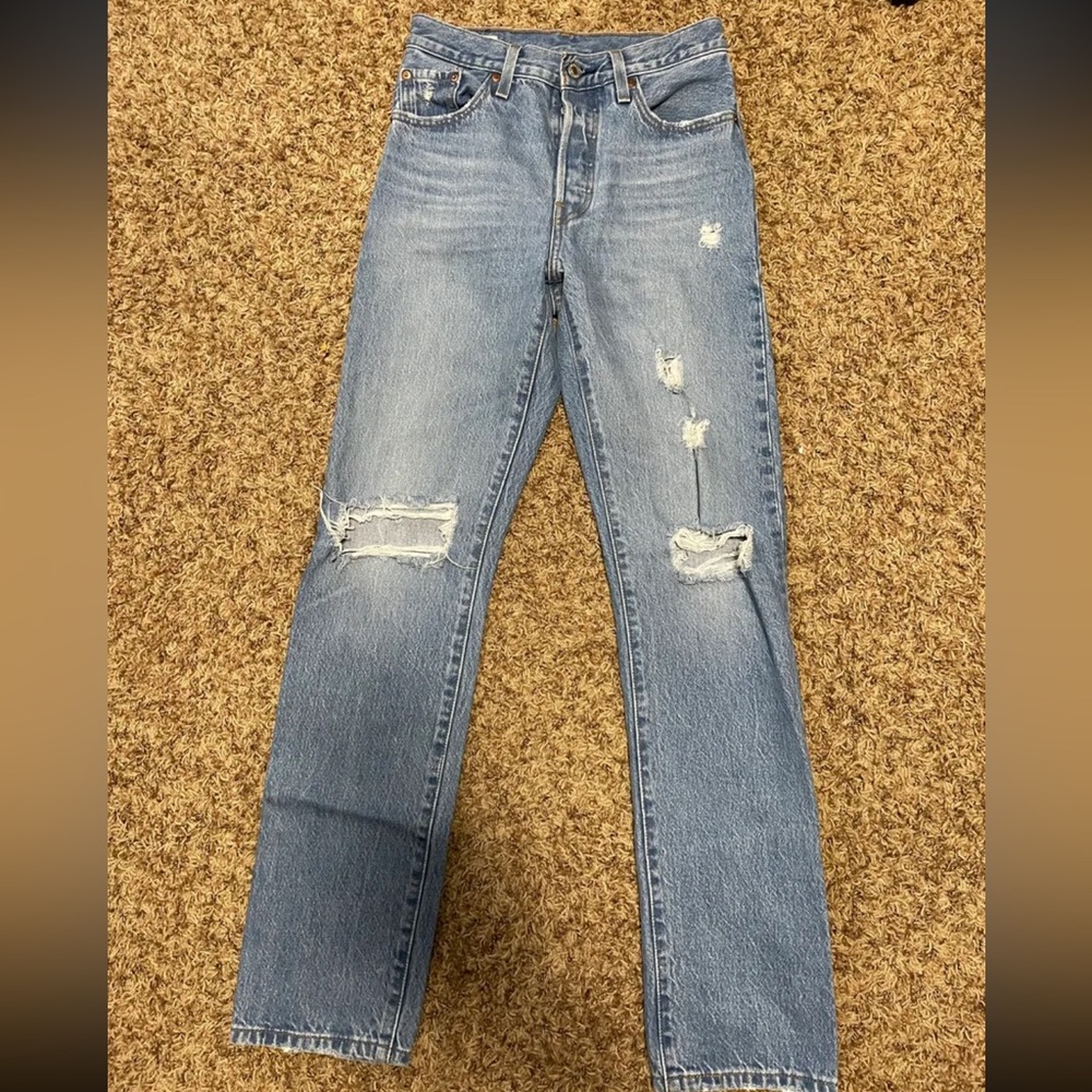 Levi’s light wash jeans